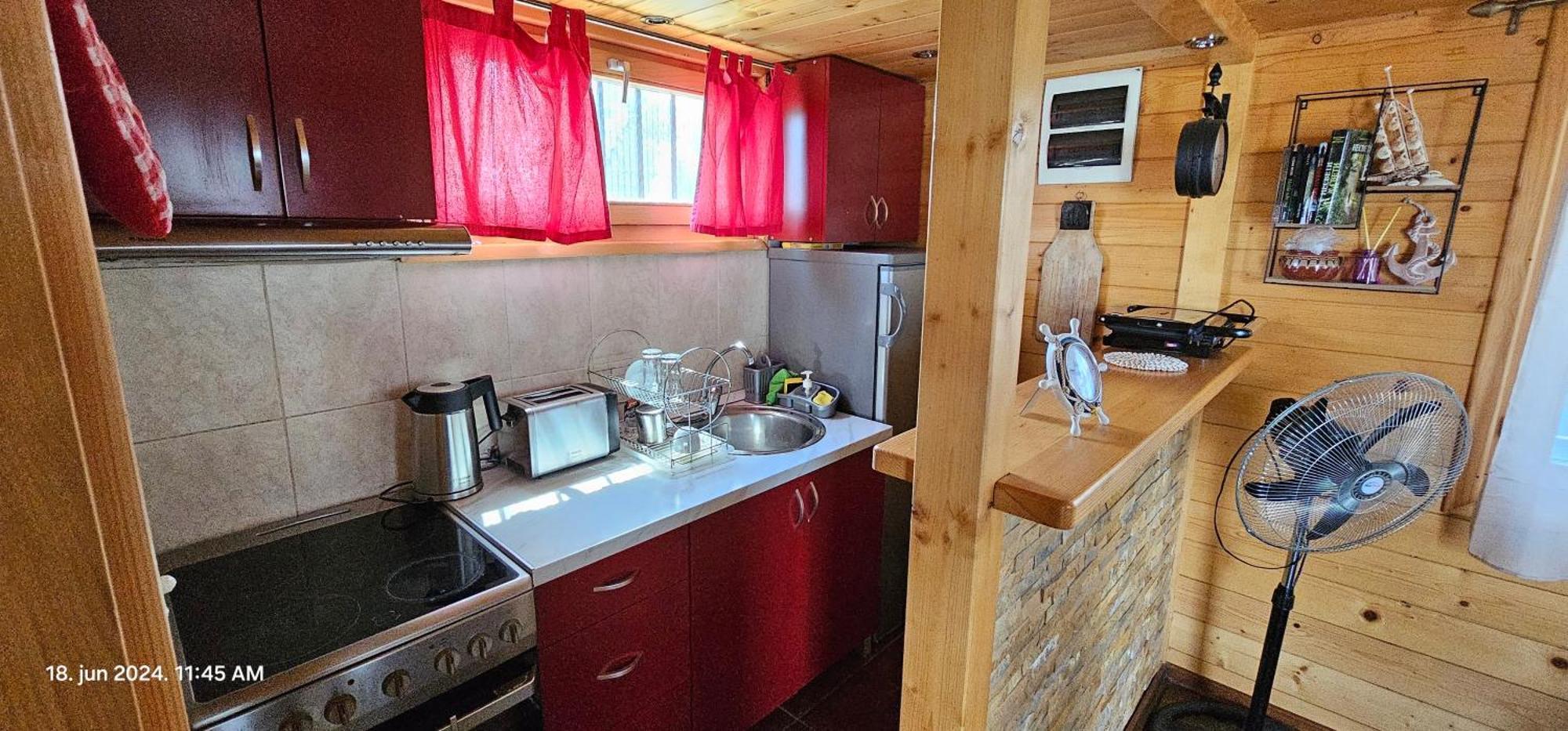 Botel Splav House On The River *